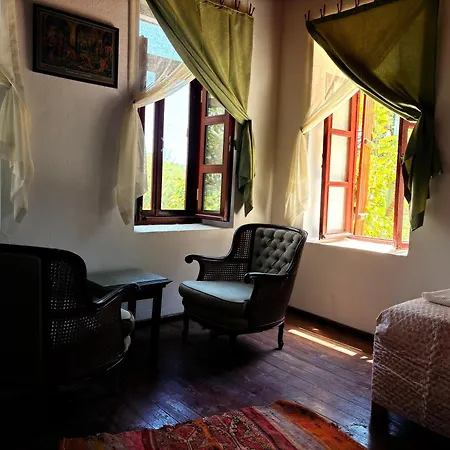 Hueseyin Meral Sevimli Koey Evi Ayvacik (Canakkale)